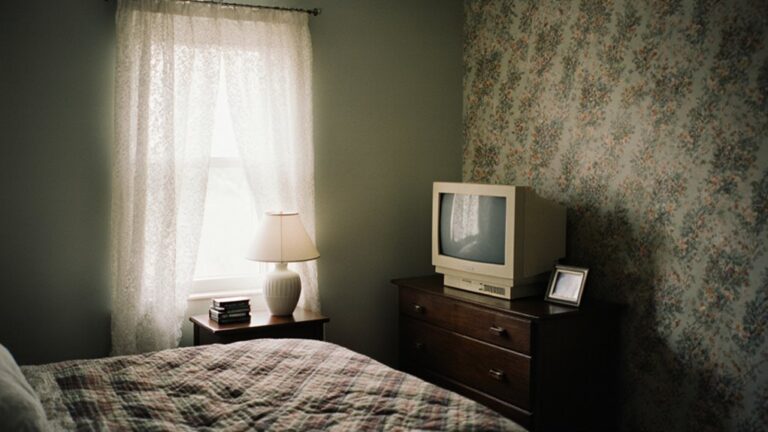 nostalgic 1990s bedroom aesthetic